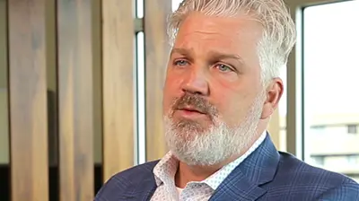 Lepelco A man being interviewed